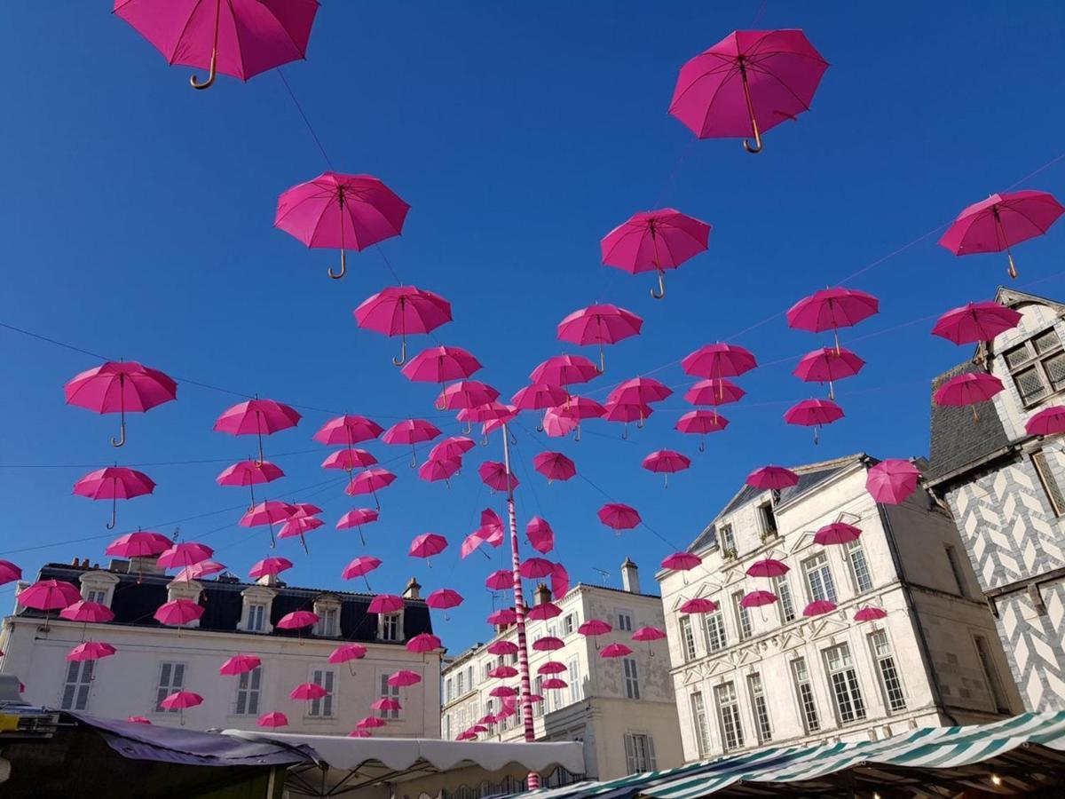 Studio Renove Au Coeur De La Rochelle, Marche A 25M, 2 Personnes, Wifi - Fr-1-535-43 La Rochelle  Kültér fotó